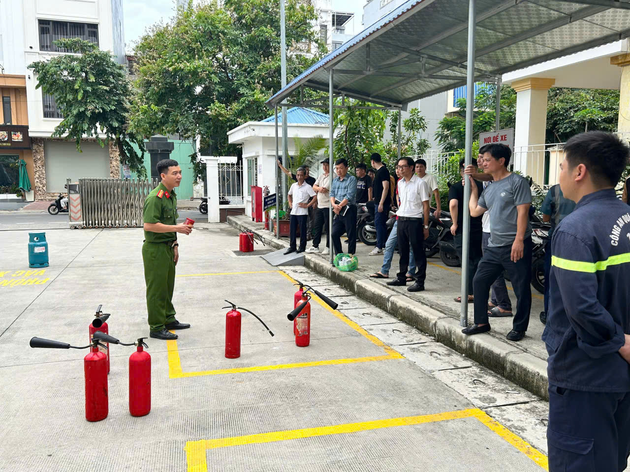 Đội Chữa cháy và CNCH khu vực 1: Tập huấn nghiệp vụ phòng cháy, chữa cháy và cứu nạn, cứu hộ Trung tâm Kiểm soát bệnh tật thành phố Hải Phòng